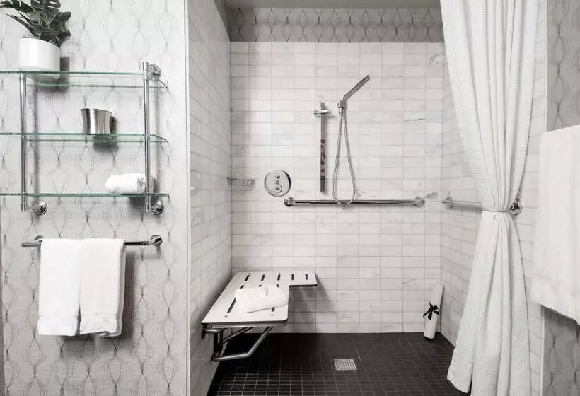 The Allegro Royal Sonesta Hotel Chicago Loop