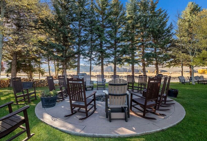 호텔 The Inn At Tomichi Village