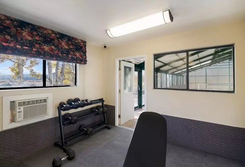 ホテル The Inn At Tomichi Village