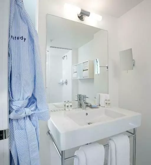 The Study At Yale, Study Hotels