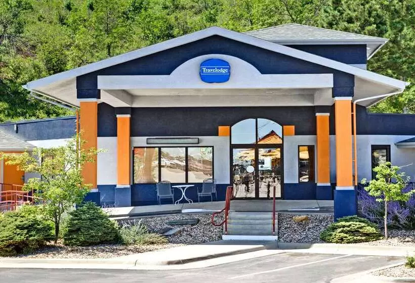 בית מלון כפרי Travelodge By Wyndham Rapid City