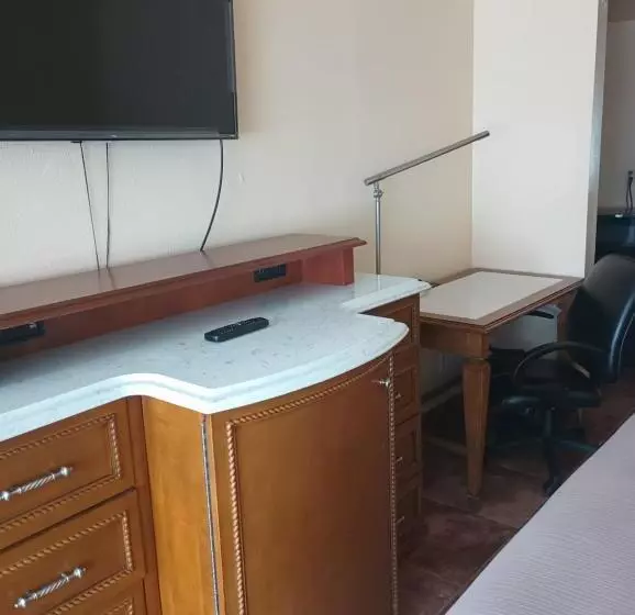 Altamonte Springs Hotel And Suites