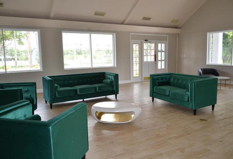 Altamonte Springs Hotel And Suites