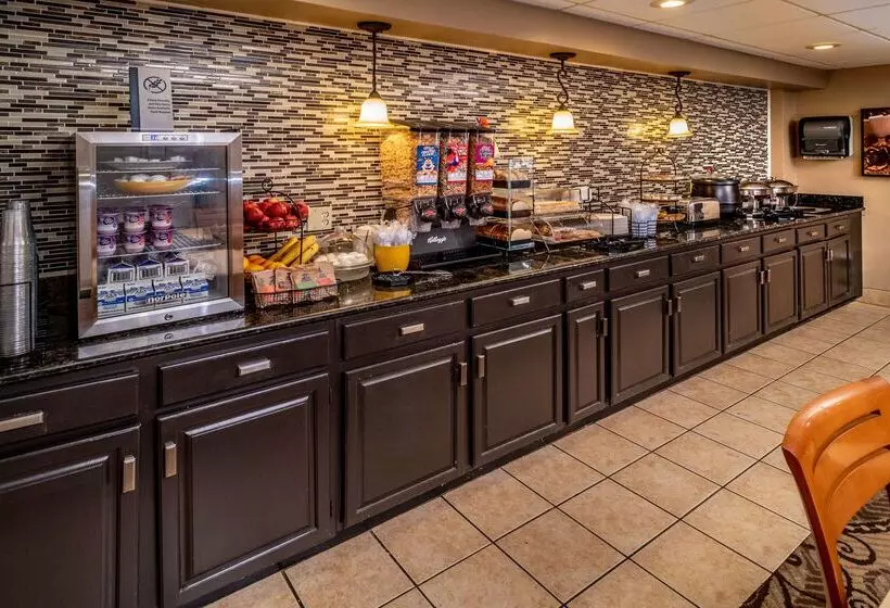 호텔 Best Western Huntington Mall Inn