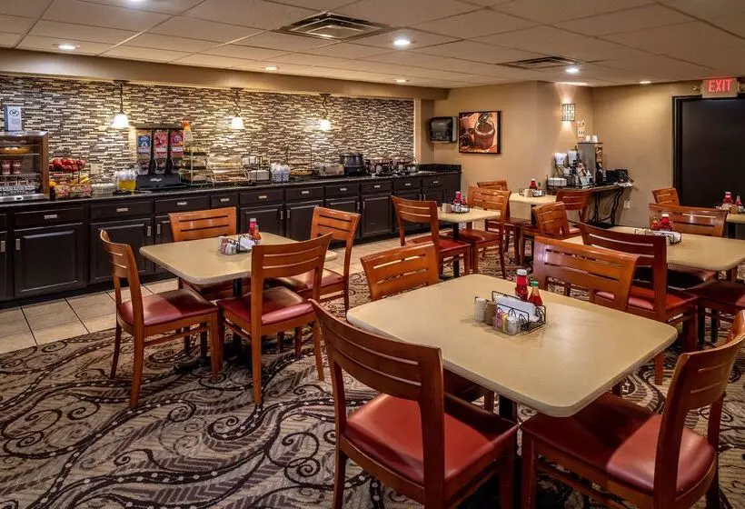 호텔 Best Western Huntington Mall Inn