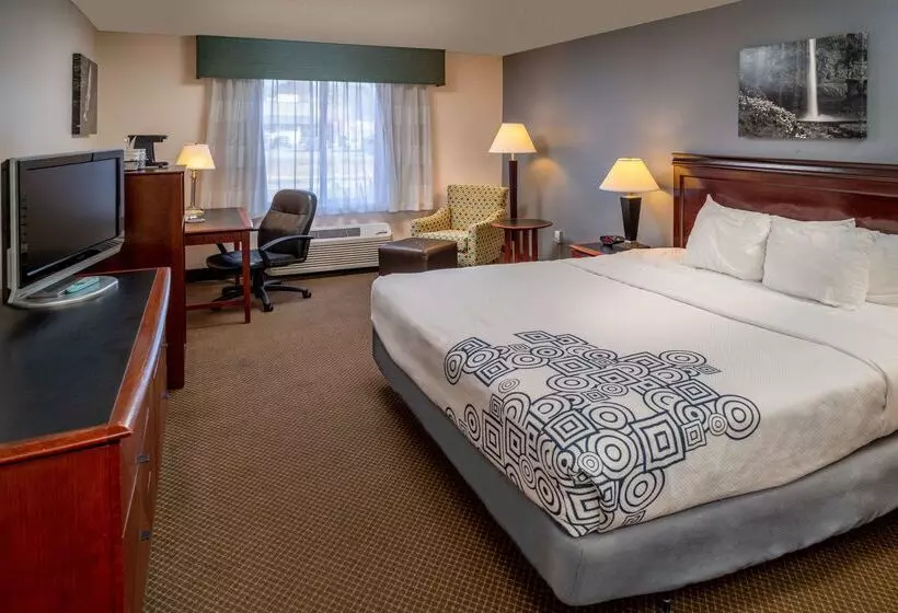 호텔 Best Western Huntington Mall Inn