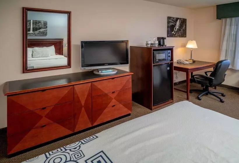 호텔 Best Western Huntington Mall Inn