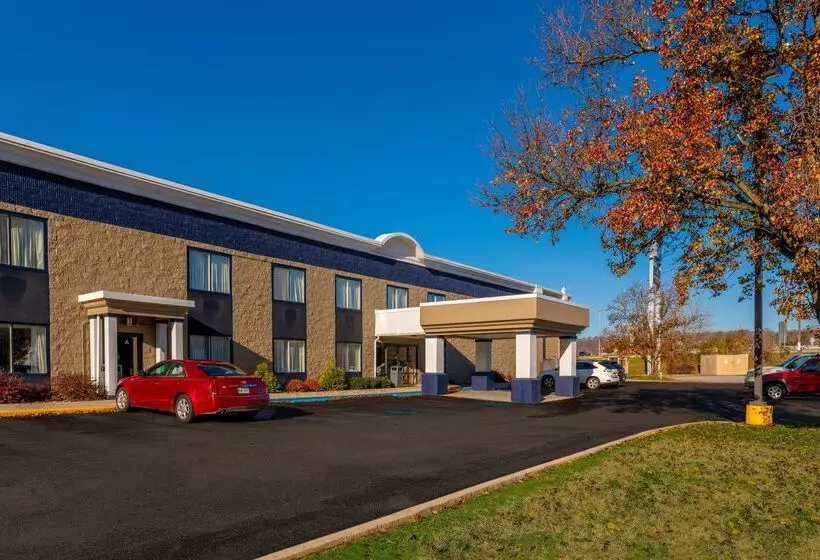 호텔 Best Western Huntington Mall Inn