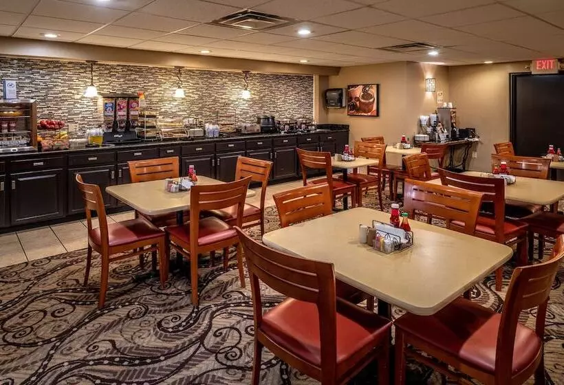 호텔 Best Western Huntington Mall Inn