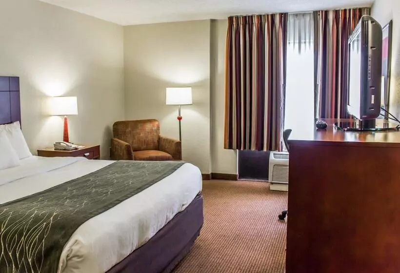 هتل Comfort Inn Fayetteville West Near Fort Liberty