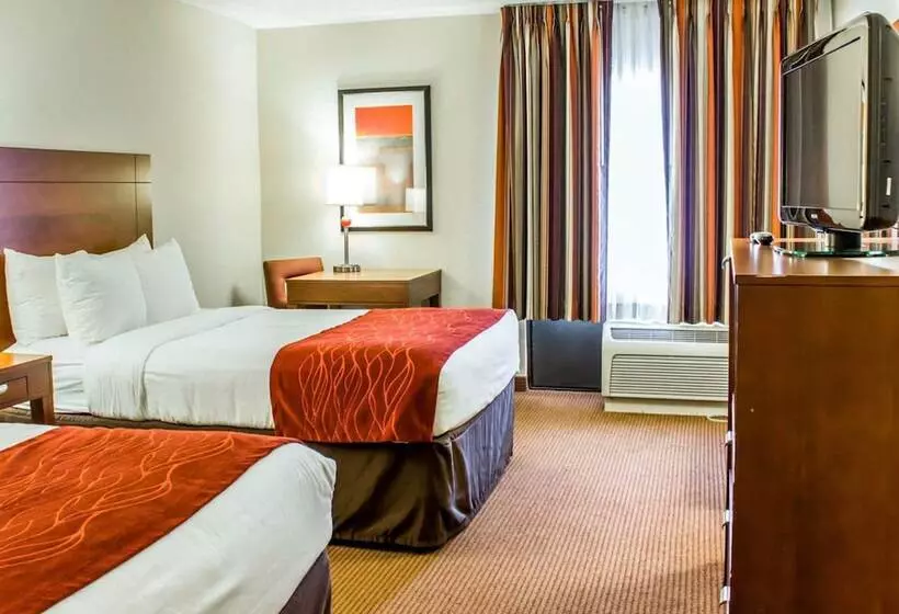 هتل Comfort Inn Fayetteville West Near Fort Liberty