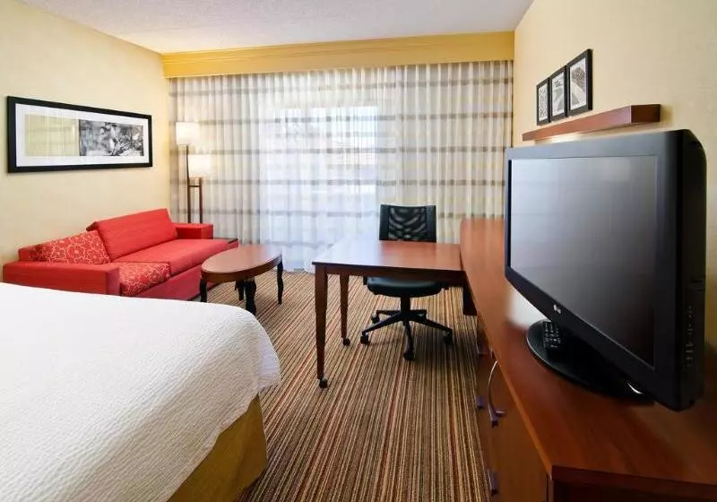 Отель Courtyard By Marriott Albuquerque Airport