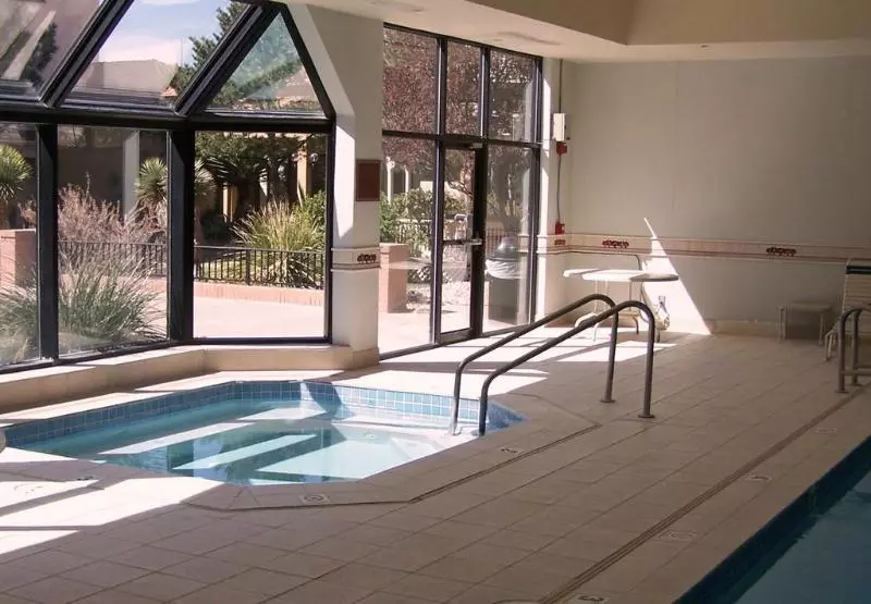 Отель Courtyard By Marriott Albuquerque Airport