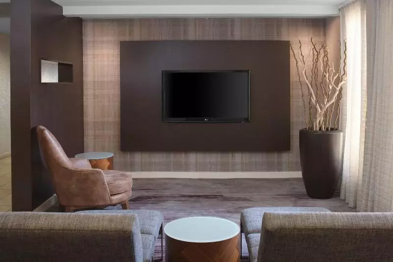 Отель Courtyard By Marriott Albuquerque Airport