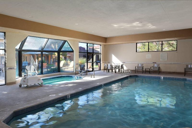 هتل Courtyard By Marriott Albuquerque Airport