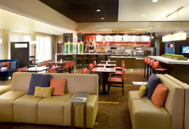 هتل Courtyard By Marriott Albuquerque Airport