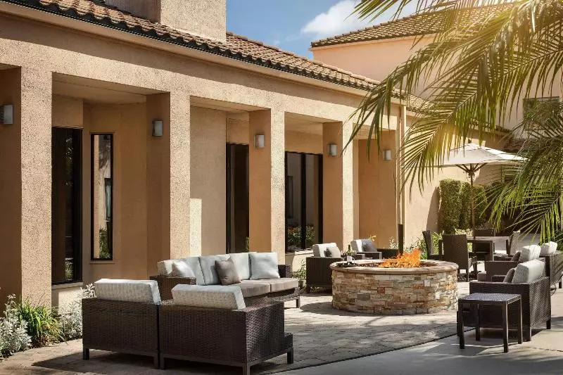 בית מלון כפרי Courtyard Anaheim Buena Park