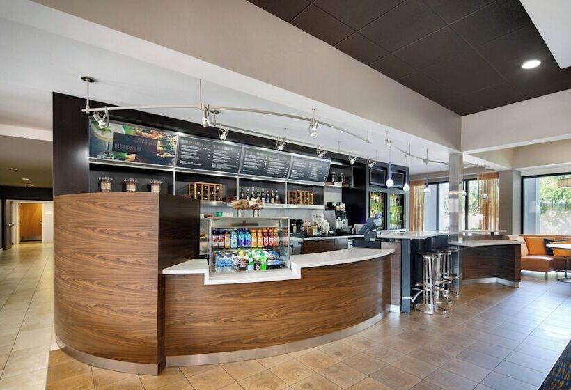 Hotelli Courtyard Dallas Addison Midway