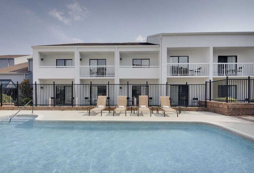 Hotelli Courtyard Dallas Addison Midway