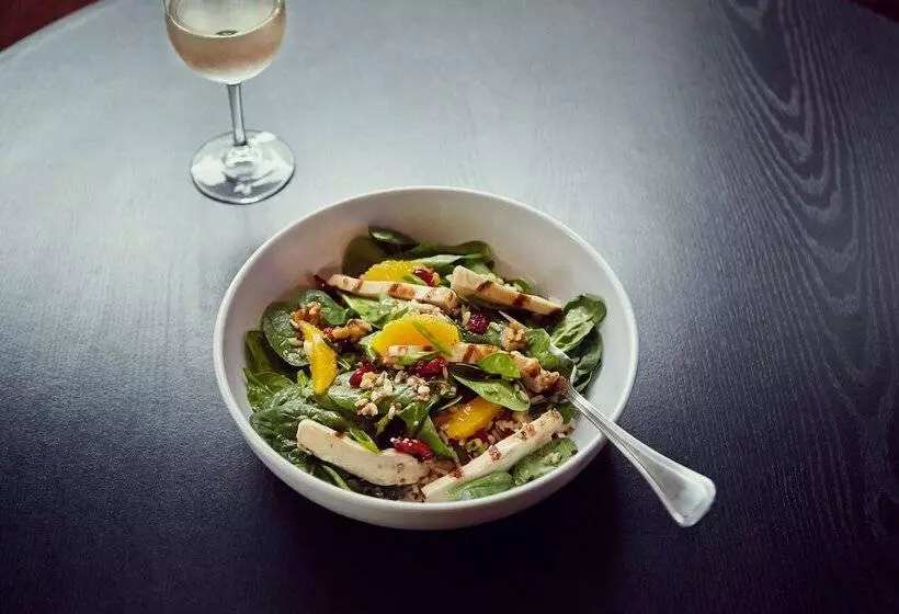 Отель Courtyard Detroit Metro Airport Romulus