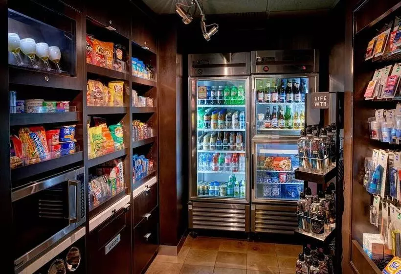 Отель Courtyard Detroit Metro Airport Romulus