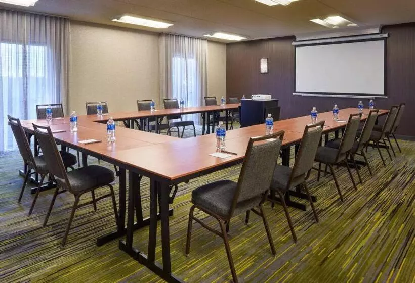 فندق Courtyard Chicago Wood Dale/itasca