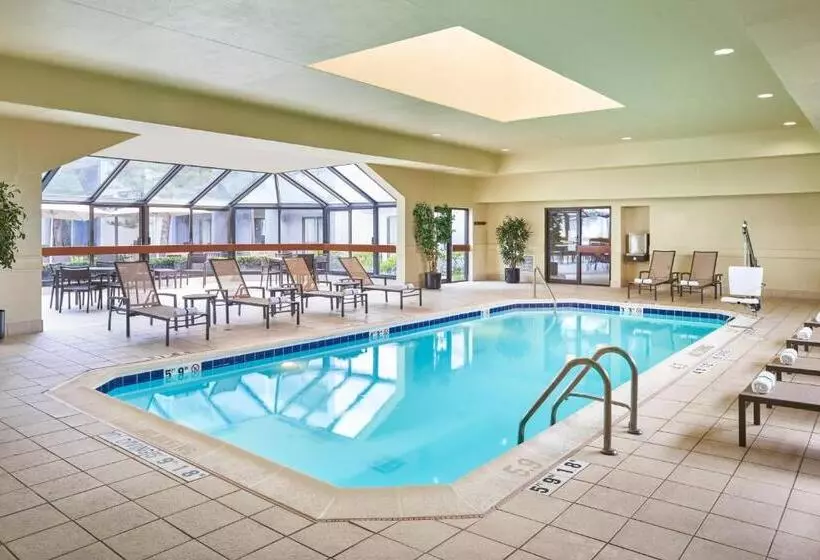 فندق Courtyard Chicago Wood Dale/itasca