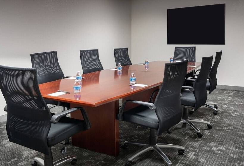 فندق Courtyard Chicago Wood Dale/itasca