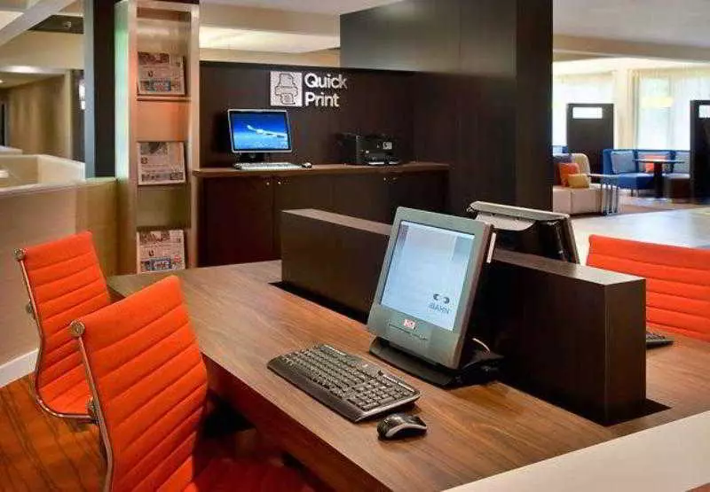 Hotel Courtyard By Marriott Lincroft Red Bank