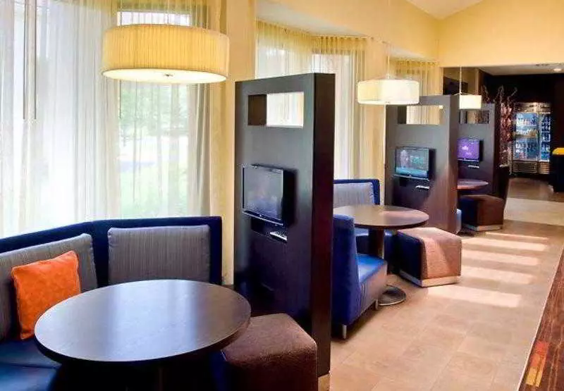 Hotel Courtyard By Marriott Lincroft Red Bank