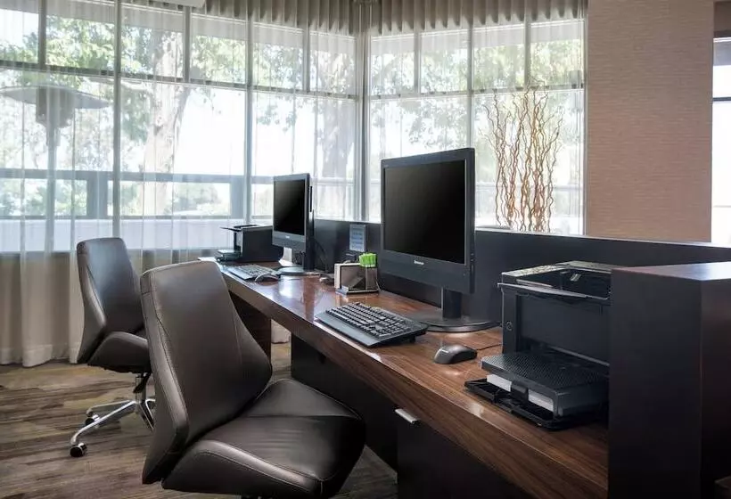 Otel Courtyard By Marriott Richmond Berkeley