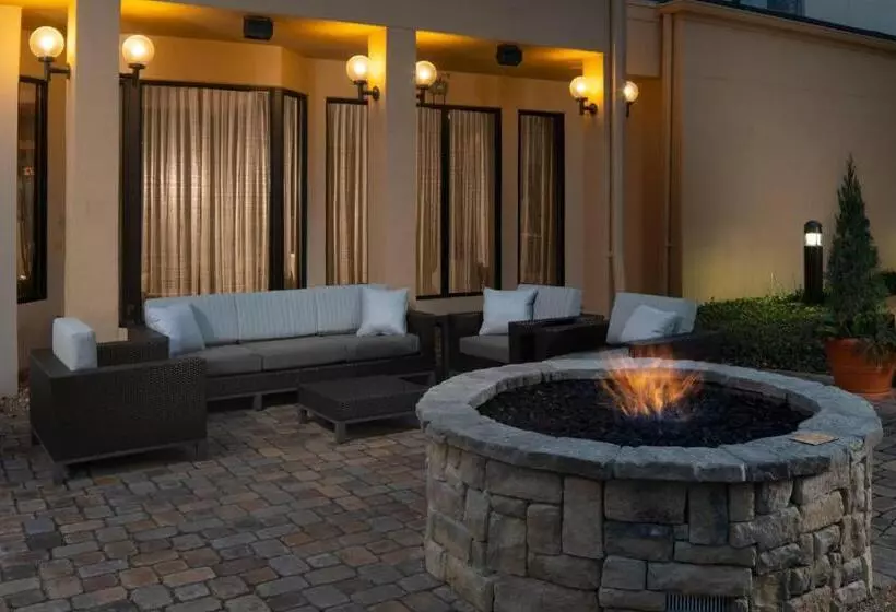 فندق Courtyard St. Louis Creve Coeur