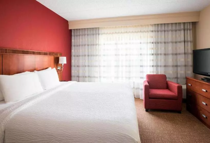 فندق Courtyard St. Louis Creve Coeur