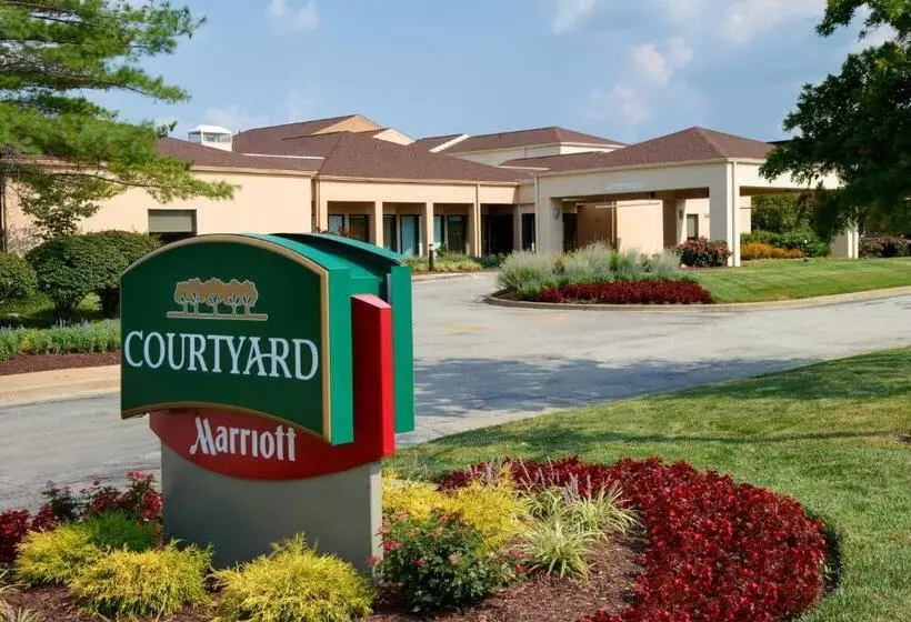 فندق Courtyard St. Louis Creve Coeur