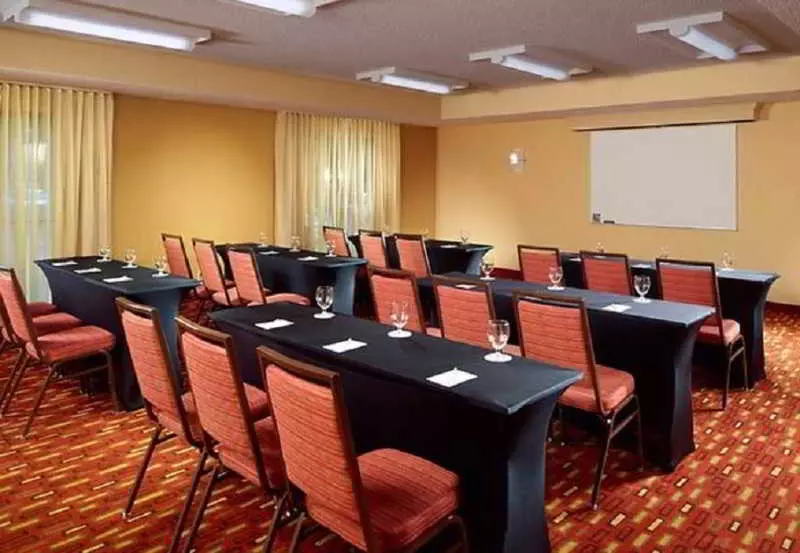 בית מלון כפרי Courtyard By Marriott West Palm Beach