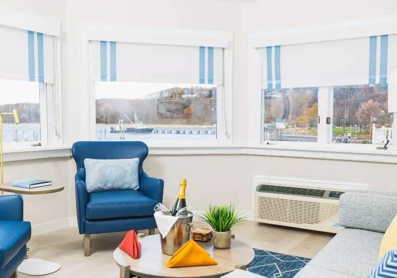 Danfords Hotel & Marina