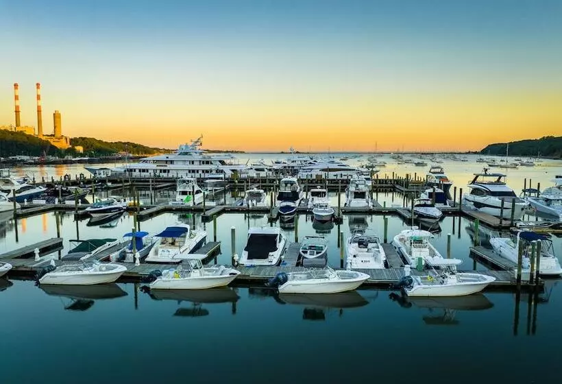 Danfords Hotel & Marina