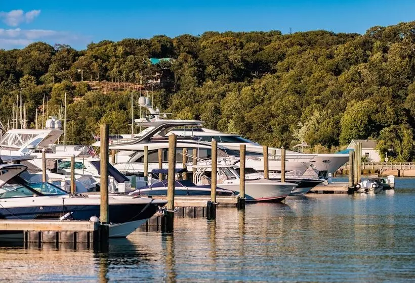 Danfords Hotel & Marina