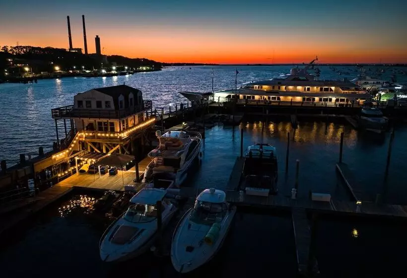 Danfords Hotel & Marina