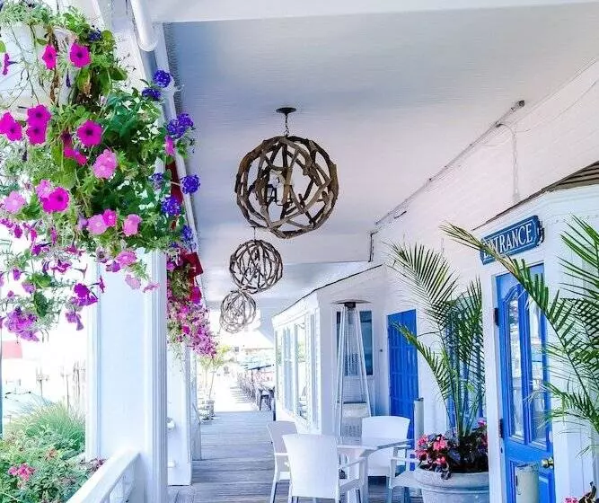 Danfords Hotel & Marina