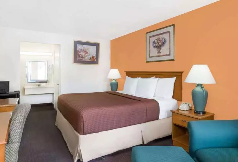 호텔 Days Inn By Wyndham Christiansburg