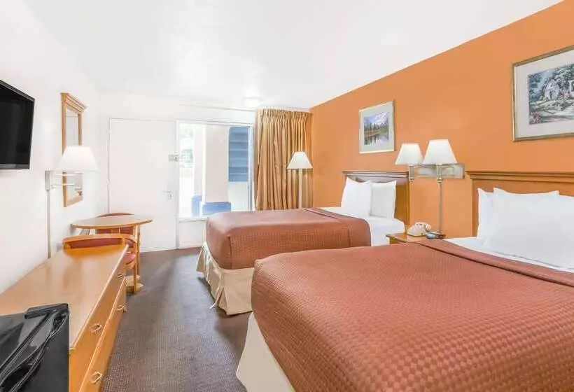 호텔 Days Inn By Wyndham Christiansburg