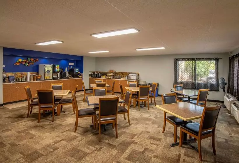 هتل Days Inn By Wyndham Coeur D'alene