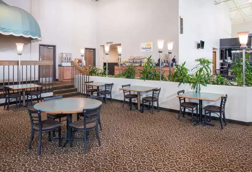 호텔 Days Inn By Wyndham Kirksville