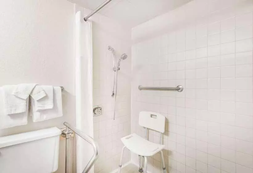 호텔 Days Inn By Wyndham Kirksville