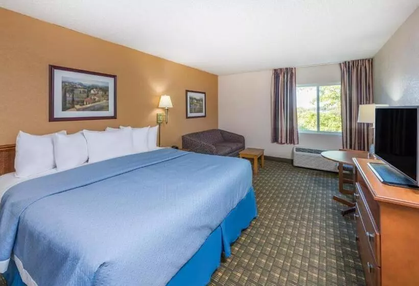 호텔 Days Inn By Wyndham Kirksville