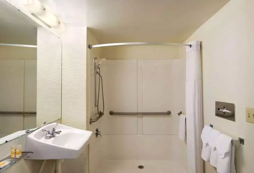 هتل Days Inn By Wyndham Orlando Conv. Center/international Dr