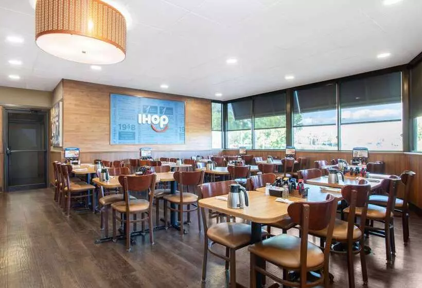 هتل Days Inn By Wyndham Orlando Conv. Center/international Dr