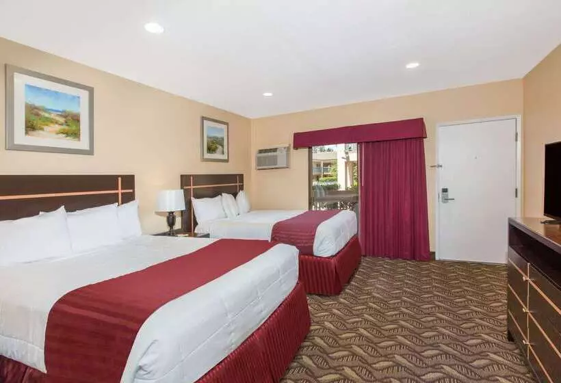 Отель Days Inn By Wyndham Redwood City