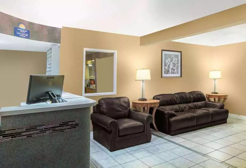 Отель Days Inn By Wyndham Redwood City